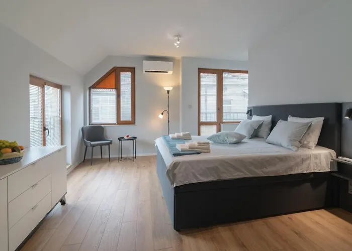 Magdalena Apartment - Two Bathrooms, Perfect City Center