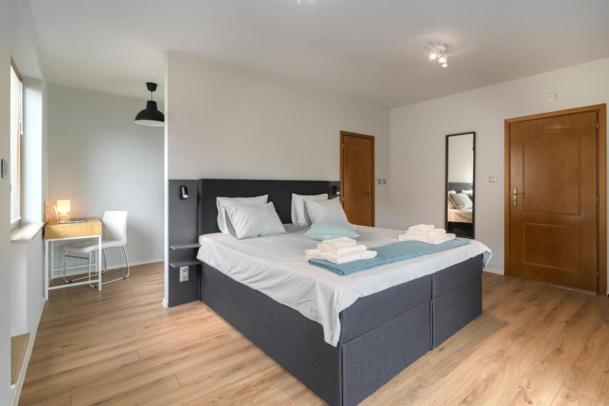 Magdalena - Two Bathrooms, Perfect Center Varna