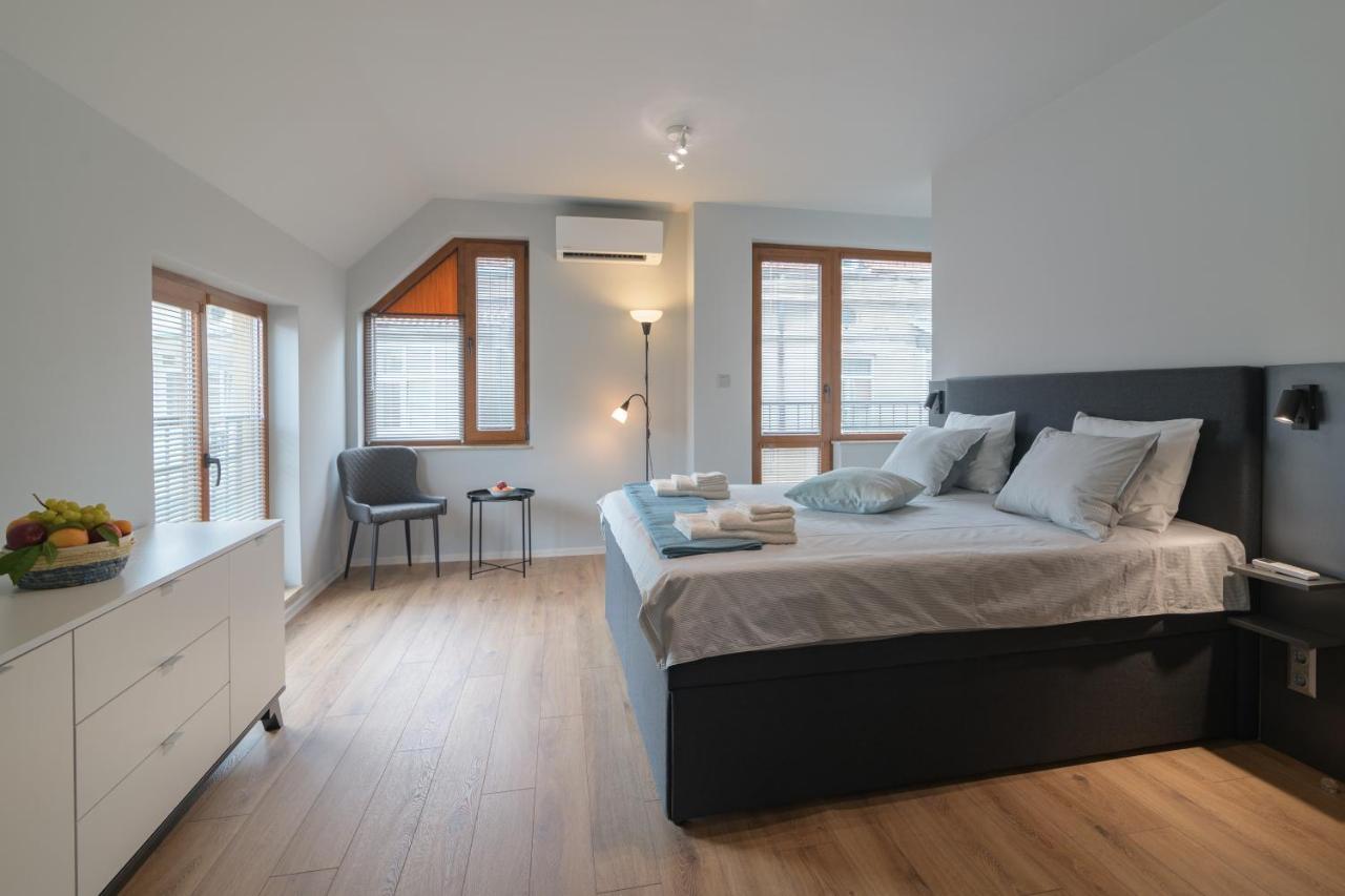 Magdalena - Two Bathrooms, Perfect Center Daire
