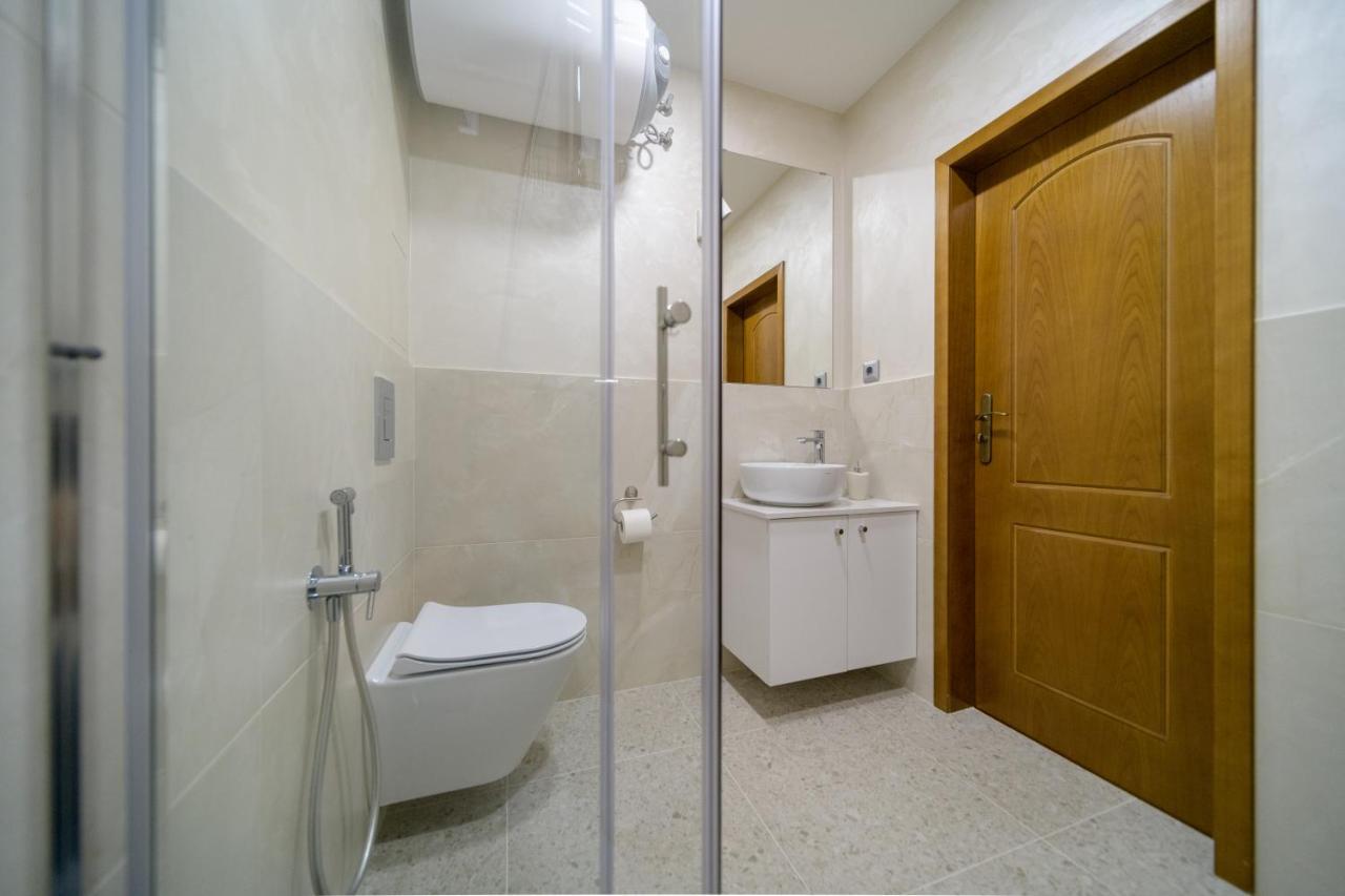 Magdalena - Two Bathrooms, Perfect Center Varna